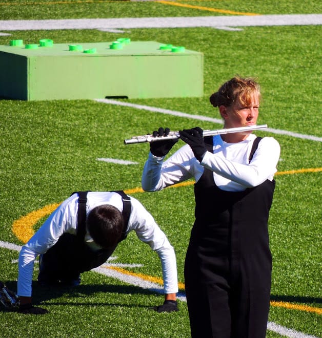 Hey, kids, let's put on field show!