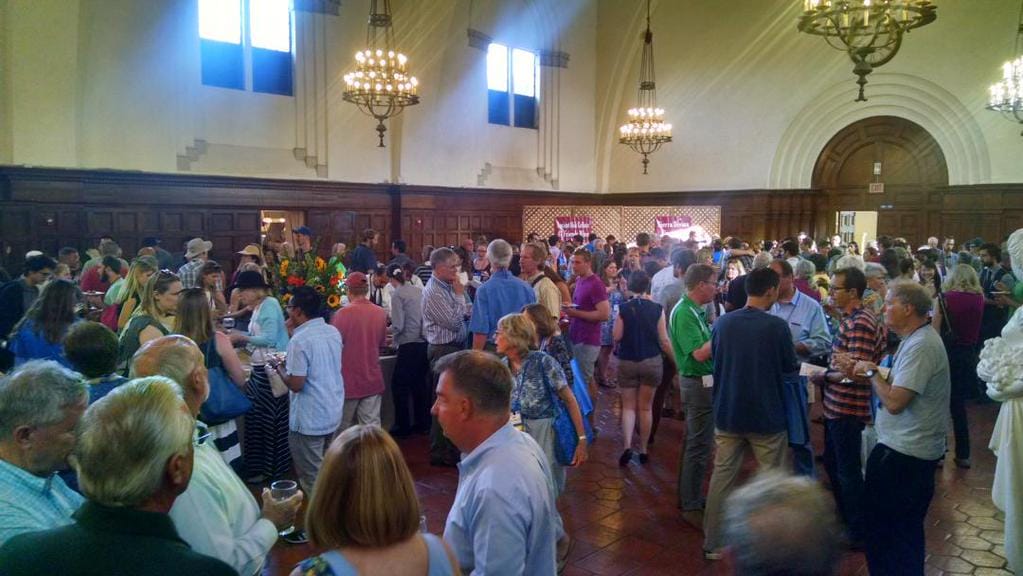 Alumni enjoy wine tasting, it seems