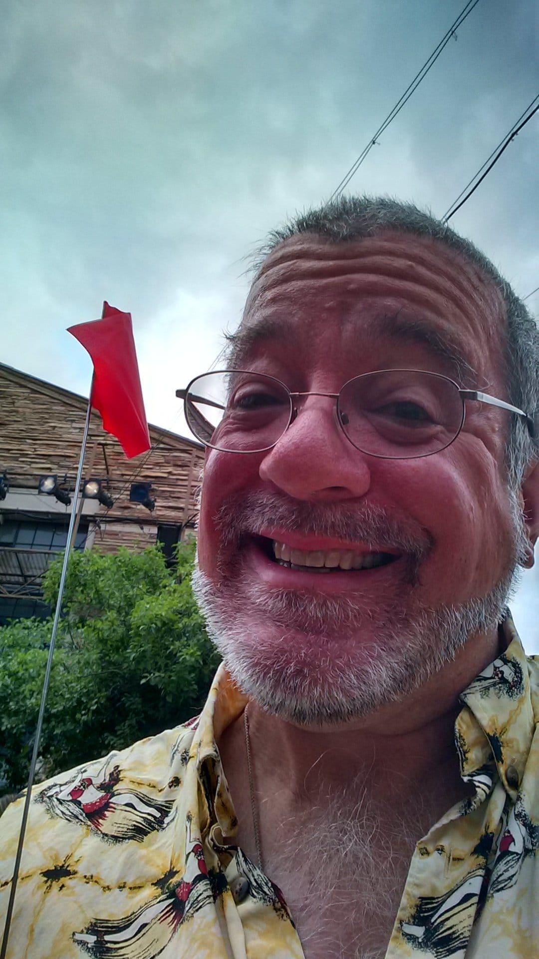 Watching “Henry VI, Part 2” at @COShakes, with little flags for us to wave for War of Roses faction